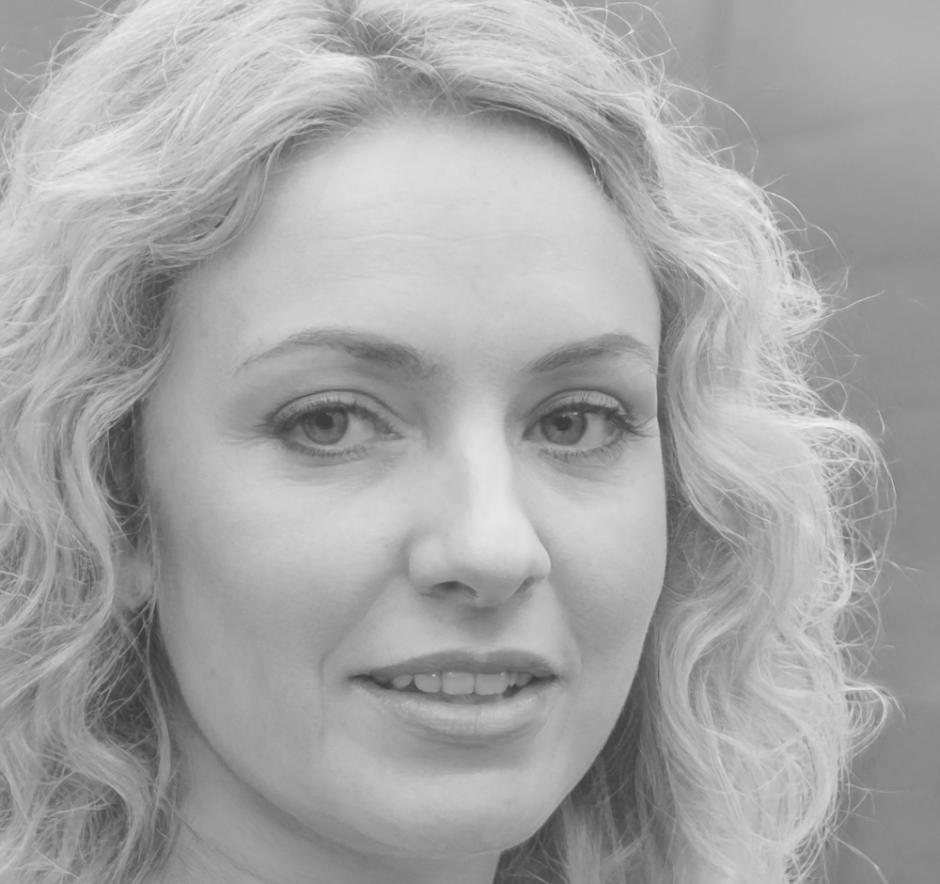 Portrait d'Apolline Dubois, experte en analyse financière